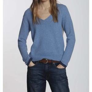 NEW LABEL+THREAD nellie cozy vee long sleeve top in blue ecru